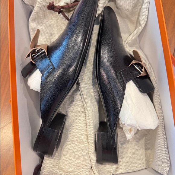 Hermes Black Leather Mules, IT 38 - Rare Equestrian Buckle - Picture 10 of 13